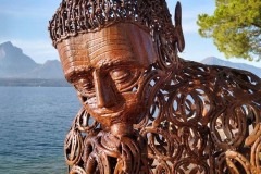 Pensatore - Esposizione mostra opere di Ettore Peroni lungo le strade di Torri del Benaco sul Lago di Garda