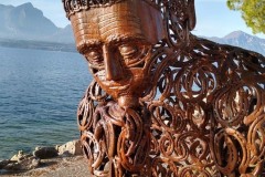 pensatore - Esposizione mostra opere di Ettore Peroni lungo le strade di Torri del Benaco sul Lago di Garda